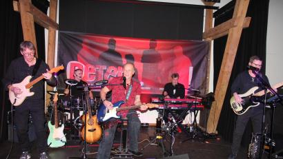 Bild: kro
Die Band "Peter-Maffay-Tribute" in Action im Kunsthaus.