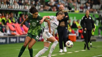 Bild: Swen Pförtner/dpa
Die Nationalspielerinnen Cora Zicai (l) vom VfL Wolfsburg und Bayerns Giulia Gwinn hoffen auf einen Schub für die Bundesliga. (Archivbild)