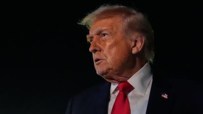 Bild: Julia Demaree Nikhinson/AP/dpa
US-Präsident Donald Trump will sich in Davos mit mehreren Partien treffen.