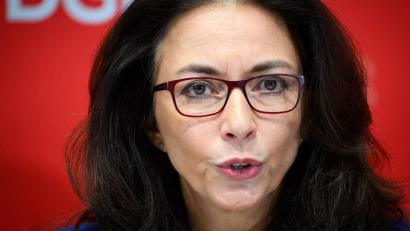 Bild: Bernd von Jutrczenka/dpa
DGB-Chefin Yasmin Fahimi wendet sich strikt gegen Leistungskürzungen der Sozialsysteme.