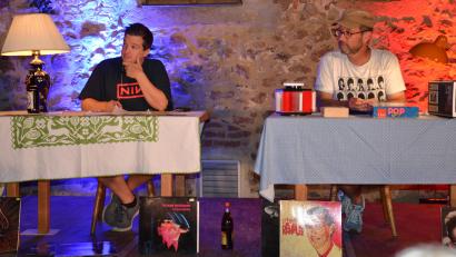 Bild: Max Hegner/Ovigo-Theater
Die letzte musikalische Lesung mit Florian Wein (links) und Markus Pleyer fand in Burgtreswitz statt.