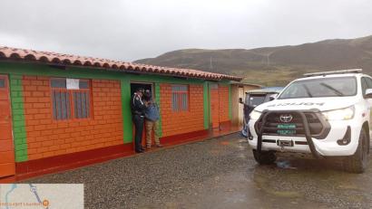 Bild: ---/Policía de Turismo de Huaraz/dpa
Laut lokalen Medienberichten hatte sich der junge Mann während eines plötzlichen Unwetters in ein Zelt zurückgezogen und wurde dabei offenbar von einem Blitz getroffen.