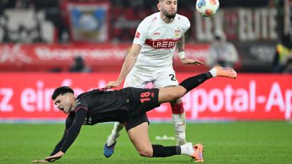 Bild: Federico Gambarini/dpa
Wechselt nach Gladbach: Leverkusen-Stürmer Alejo Sarco (l).