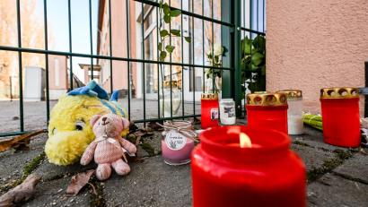 Bild: Jens Kalaene/dpa
Der Tod des 5-Jährigen macht viele betroffen.