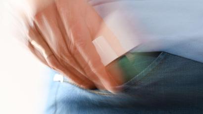 Symbolbild: Silas Stein/dpa
Ein 42-jähriger Mann wird in Amberg beim Diebstahl von Küchenzubehör erwischt.