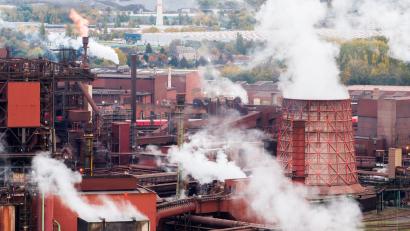 Bild: Julian Stratenschulte/dpa
Starker Rückgang der Rohstahlproduktion 2025: Die Stahlindustrie spricht vom vierten Krisenjahr in Folge. (Symbolbild)