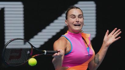 Bild: Dita Alangkara/AP/dpa
Die Weltranglisten-Erste Aryna Sabalenka steht in Melbourne in Runde drei.