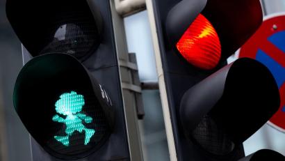 Bild: Sven Hoppe/dpa
Eine Ampel hat er schon - aber sollte der Pumuckl auch Namensgeber einer Straße werden? (Symbolbild)