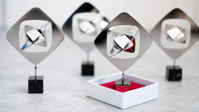 Bild: Fabian Strauch/dpa
Undotiert, aber heiß begeht in der Fernsehwelt: Das Grimme-Institut hat die diesjährigen Nominierungen für die Grimme-Preise bekanntgegeben.