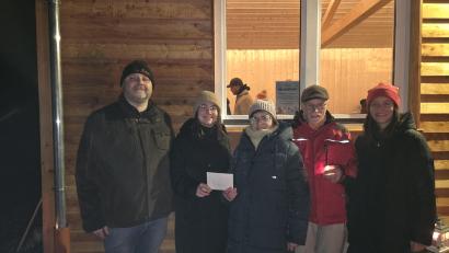 Bild: Katrin Pasieka-Zapf
Über eine Spende von Albin und Frieda Zeitler (Dritte und Vierter von links) freute sich das Kolping-Leitungsteam um Martin Prechtl, Mirjam Müller und Karolin Bosch (von links).