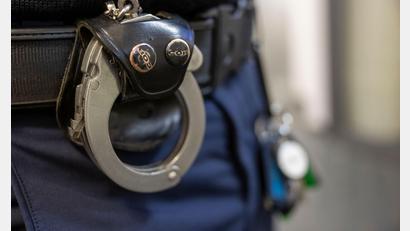 Bild: Peter Kneffel/dpa
Inzwischen ist keiner der fünf Festgenommenen mehr in Gewahrsam oder Untersuchungshaft. (Symbolbild)