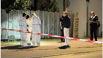 Bild: Goppelt/Vifogra/dpa
Für das Opfer kam laut den Ermittlern jede Hilfe zu spät. Der Jugendliche starb innerhalb kürzester Zeit am Tatort. (Archivbild)