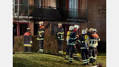 Bild: Domenic Schmidt/NEWS5/dpa
Bei dem Brand in einer Hamburger Seniorenwohnanlage kam für einen Mann jede Hilfe zu spät.