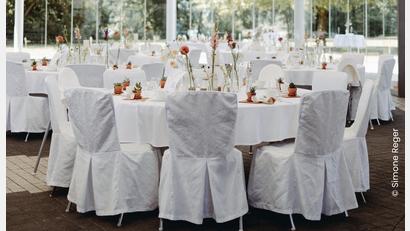 Bild: Simone Reger/exb
Die Hochzeitsmesse in Weiherhammer zeigt stimmungsvolle Hochzeitswelten.