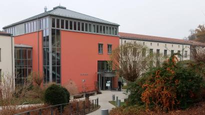 Archivbild: Hirsch
Andreas Feller regiert derzeit im Schwandorfer Rathaus. Sechs Bewerber fordern ihn heraus.