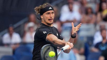 Bild: Aaron Favila/AP/dpa
Alexander Zverev steht bei den Australian Open im Achtelfinale.