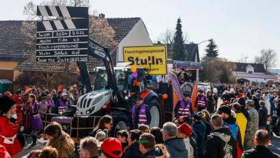 Archivbild: Hösamer
Ein fester Termin ist für viele Faschingsfans der Gaudiwurm in Stulln, der 2025 viele Besucher in die kleine Gemeinde lockte. Dort baut man bei der Neuauflage am Faschingssonntag 2026 auf ein bewährtes Konzept.