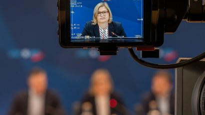 Bild: Peter Kneffel/dpa
Die bayerische Landtags-AfD verschärft ihren Kurs weiter.