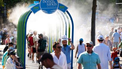 Bild: Frank Molter/dpa
Abkühlung wird nötig sein am Samstag in Melbourne. (Archivbild)