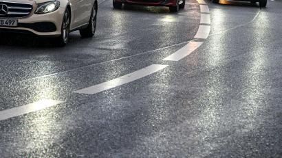 Bild: Jens Kalaene/dpa
Vorsicht vor überfrierendem Regen. (Archivbild)