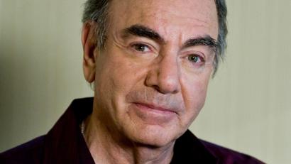 Archivbild: Britta Pedersen/dpa-Zentralbild/dpa
Mehr als 100 Millionen verkaufte Alben und zahlreiche Auszeichnungen - Neil Diamond wird 85.