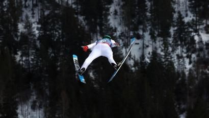 Bild: Karl-Josef Hildenbrand/dpa
Nicht zu schlagen: Domen Prevc.