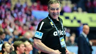 Bild: Sina Schuldt/dpa
Die Schützlinge von Bundestrainer Alfred Gislason haben im Kampf um das EM-Halbfinale zwei Matchbälle.