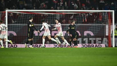 Bild: Silas Stein/dpa
Trifft derzeit wie am Fließband: Freiburgs Igor Matanovic (2.v.r.).