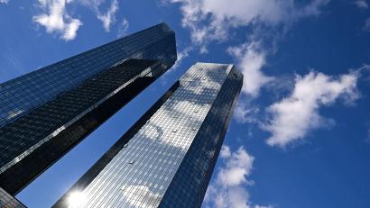 Bild: Arne Dedert/dpa
Die Deutsche Bank treibt die Digitalisierung ihres Privatkundengeschäfts voran. (Archivbild)