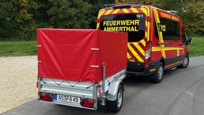 Bild: Moritz Koberstein
Die Feuerwehr Ammerthal konnte sich dank einer Spende einen neuen Anhänger kaufen.