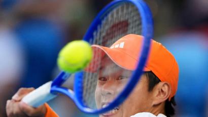 Bild: Asanka Brendon Ratnayake/AP/dpa
Der US-Youngster Learner Tien fordert im Viertelfinale von Melbourne Alexander Zverev.