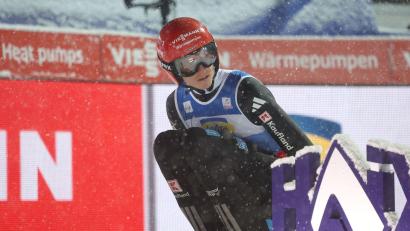 Bild: Karl-Josef Hildenbrand/dpa
Karl Geiger schaffte es mit dem Team nicht auf das Podest.