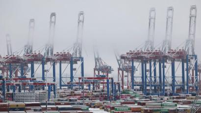 Bild: Christian Charisius/dpa
Die deutsche Konjunktur steckt in der Flaute, doch dieses Jahr soll es wieder aufwärtsgehen. (Symbolbild)