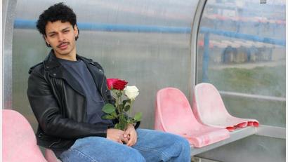 Bild: Martin Jelici/exb
"Heimweh" heißt das neue Kabarettprogramm von Romeo Kaltenbrunner.