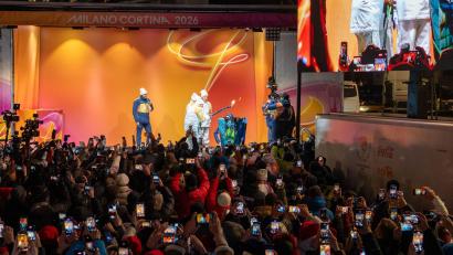 Bild: Thomas Gaspari Bandion/IPA via ZUMA Press/dpa
Das olympische Feuer ist in Cortina angekommen.