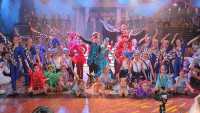 Bild: pi
Die Jüngsten mit dem Kinderprinzenpaar Elias und Romy begeistern die Gäste.