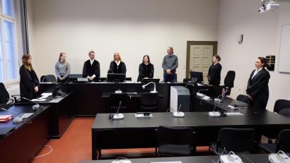 Bild: Georg Wendt/dpa
Die 40-Jährige muss dauerhaft in die Psychiatrie.