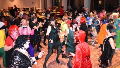 Bild: rgr
Beim Frauenfasching des Katholischen Frauenbundes im großen Saal des Jugendheims in Grafenwöhr wurde ausgiebig getanzt.