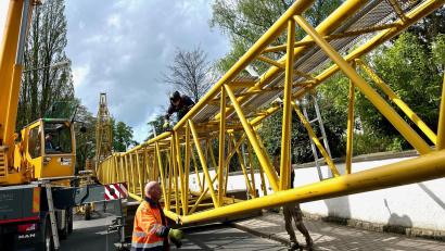 Symbolbild: Gabi Schönberger
Weil ein Mobilkran aufgestellt wird, wird der Kirchweg in Sulzbach-Rosenberg am 24. Februar voll gesperrt.