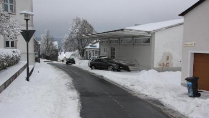 Bild: kro
Ein Anlieger forderte, dass die Rathausstraße in Mähring nur für Anlieger benutzt werden dürfe. Doch dies lehnte der Marktrat ab.