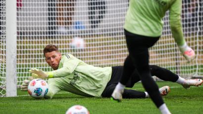 Bild: Christoph Reichwein/dpa
Gladbachs Torhüter Omlin wechselt auf Leihbasis nach Leverkusen. (Archivbild)