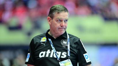 Bild: Sina Schuldt/dpa
Bundestrainer Alfred Gislason überraschte mit seiner Aufstellung gegen Dänemark.