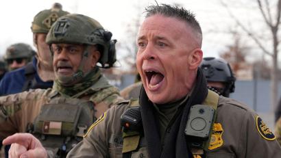 Bild: Jen Golbeck/AP/dpa
Greg Bovino gilt als Gesicht des rücksichtslosen Vorgehens der Abschiebebehörde ICE. (Archivfoto)