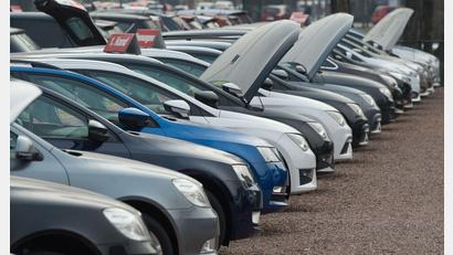 Bild: Sebastian Kahnert/dpa-Zentralbild/dpa
Umfrage: Die Preise für Neu- und Gebrauchtwagen liegen auf hohem Niveau. (Symbolbild)