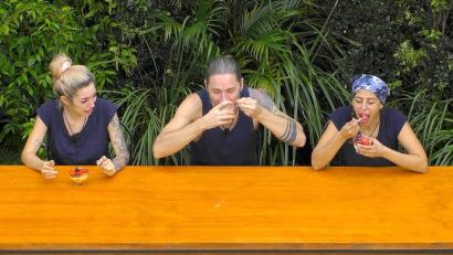 Bild: RTL/dpa
Kamelhirn und Kuhurin standen auf der Speisekarte.