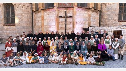 Archivbild: jp
Die Kastler Klosterfestspiele waren 2025 ein Höhepunkt. Vor allem das Stück "Jenseits der Nacht" ließ Kastl leuchten, schwärmte Bürgermeister Stefan Braun.