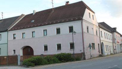 Bild: pi
Die Bauprojekte in der Hauptstraße in Waidhaus zählen mit zur Förderinitiative "Innen statt außen".