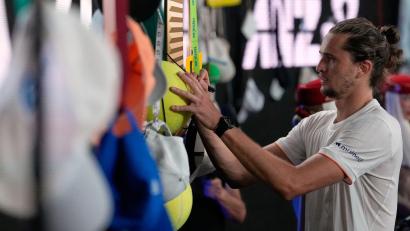 Bild: Aaron Favila/AP/dpa
Alexander Zverev trifft im Halbfinale von Melbourne auf Carlos Alcaraz.