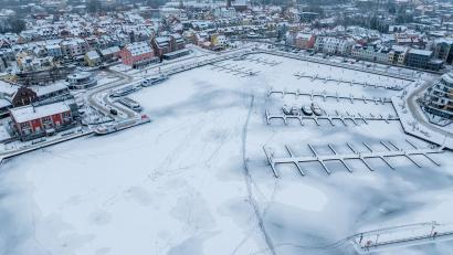 Bild: Jens Büttner/dpa
In Mecklenburg-Vorpommern führten die winterlichen Temperaturen zu einem seltenen Naturschauspiel.