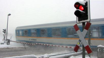 Archivbild: Gerhard Götz
Die Bahnlinie zerschneidet Nabburg und bringt nach der Elektrifizierung noch mehr Lärm mit sich. Die Tunnellösung würde viele Probleme gleichzeitig beheben. Das führt der Bürgermeister dem Bundesverkehrsminister nun vor Augen.